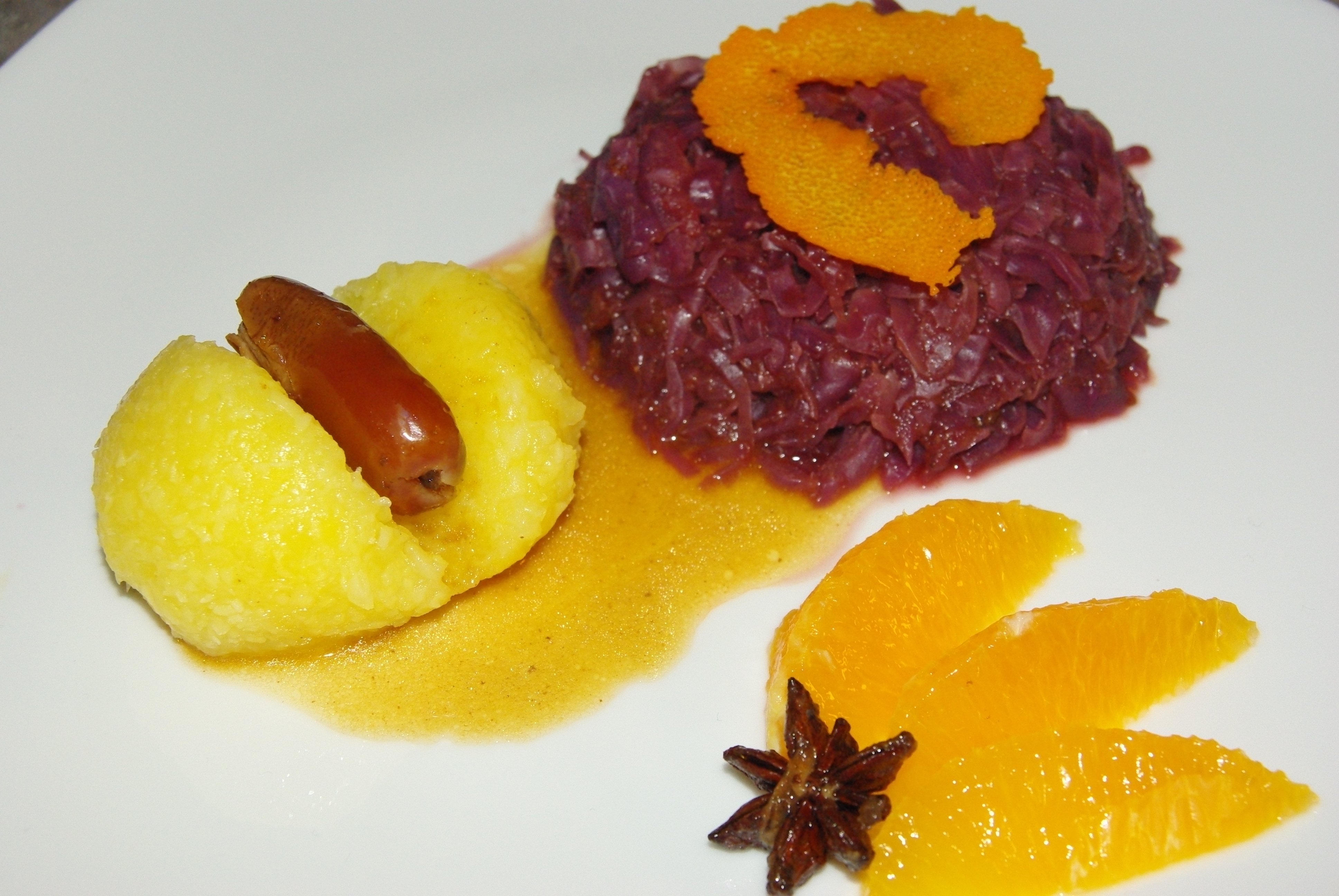 Gans mit Orangenglasur, dazu Kndel und Blaukraut gefolgt von Joghurt-Orangenmousse auf Mangospiegel2