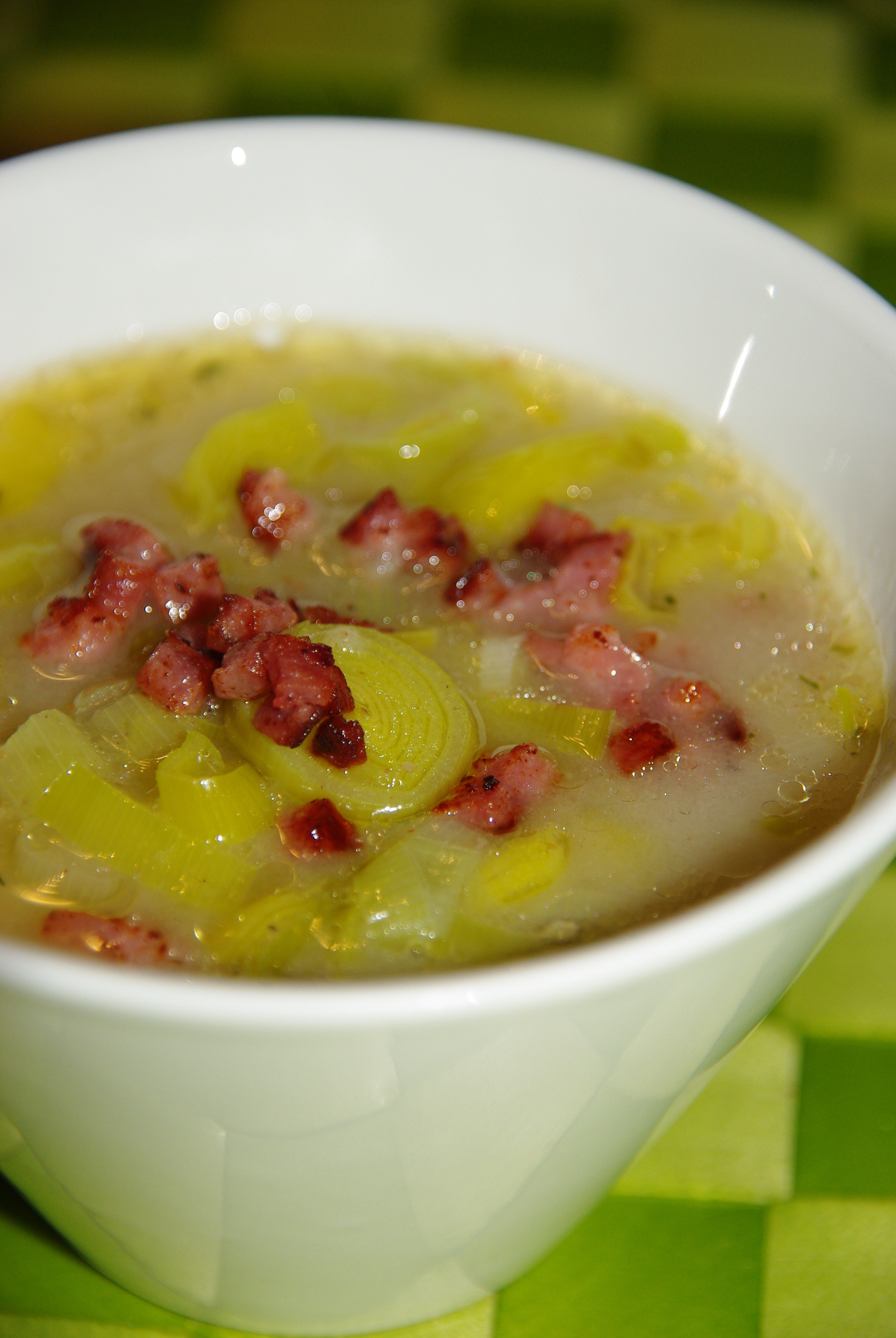 Lauchsuppe mit Speckwrfel