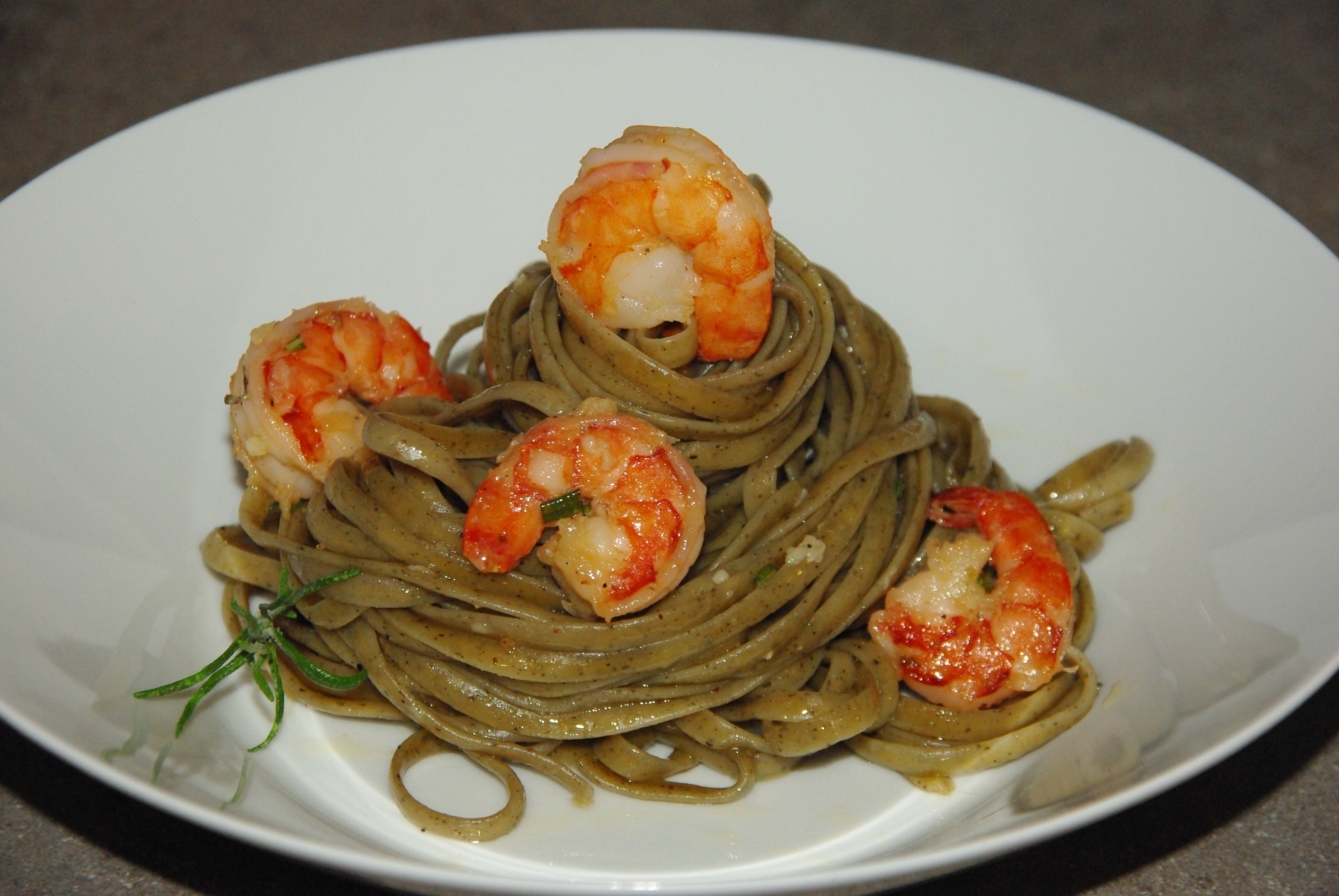 Pasta mit Garnelen, Knoblauch, Rosmarin und l2