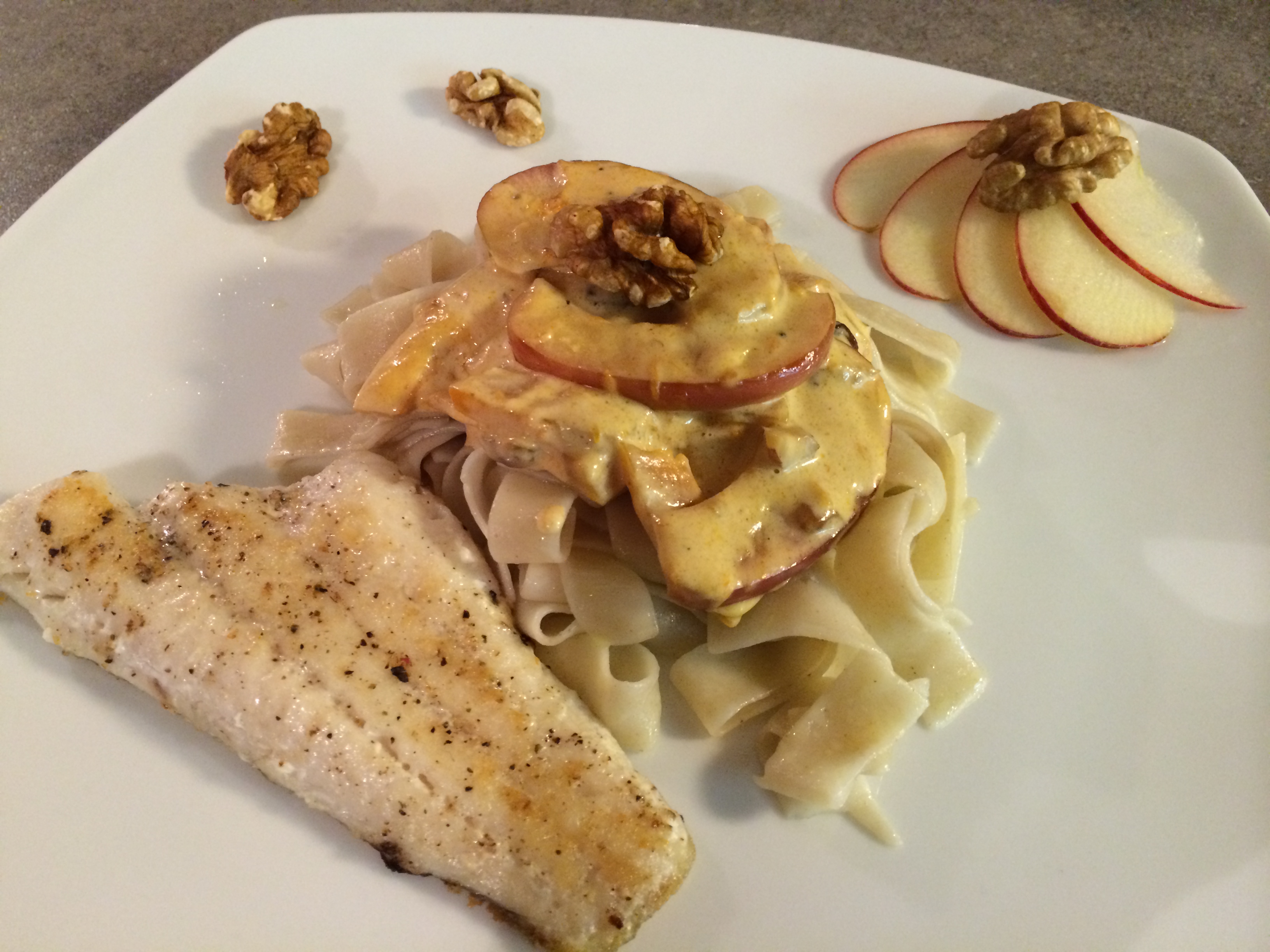 Zanderfilet mit winterlichen Bandnudeln Zanderfilet mit winterlichen Bandnudeln